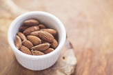 almonds-768699_1280