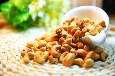 cashew-nut-1098177_1280-2